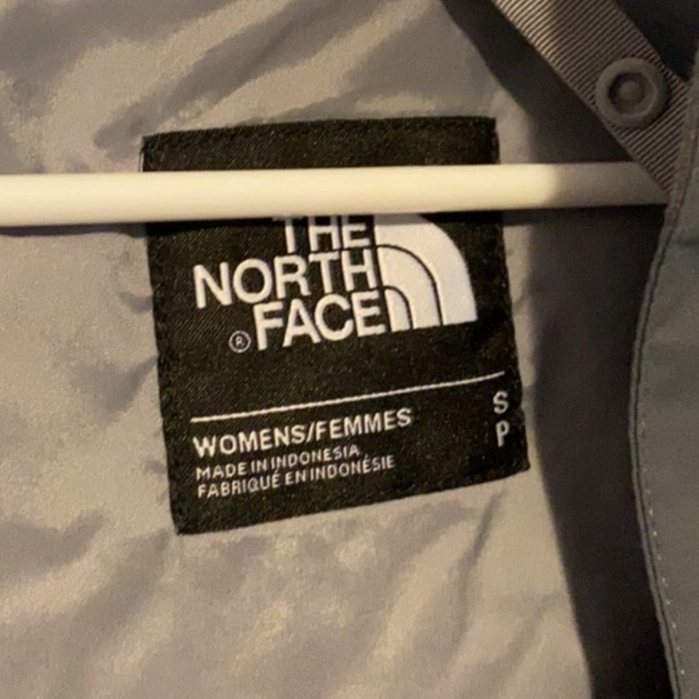 The North Face Triclimate 3-in-1 Jacket. Gray Shell + White Insulated Liner - Picture 6 of 6